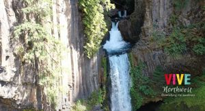 Lee más sobre el artículo Toketee Falls, una belleza natural color azul turquesa que pocos conocen